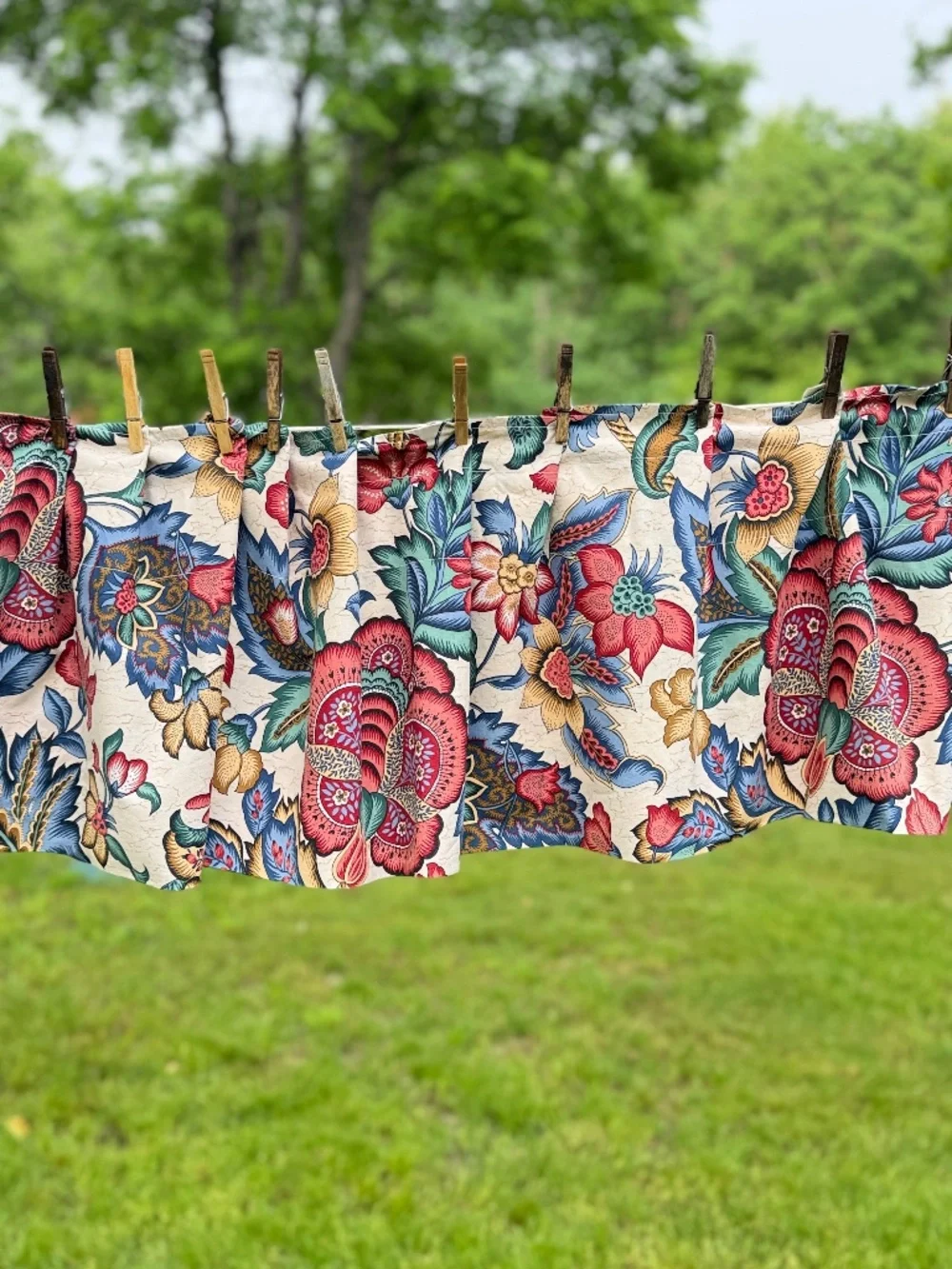 Vintage Waverly Valance Traditional Floral Red White and Blue Reversible Cotton